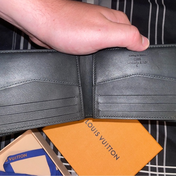 Louis Vuitton slender wallet. Used 3x 100% authentic great condition. - Picture 8 of 8